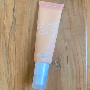 Pretty fresh tinted moisturizer